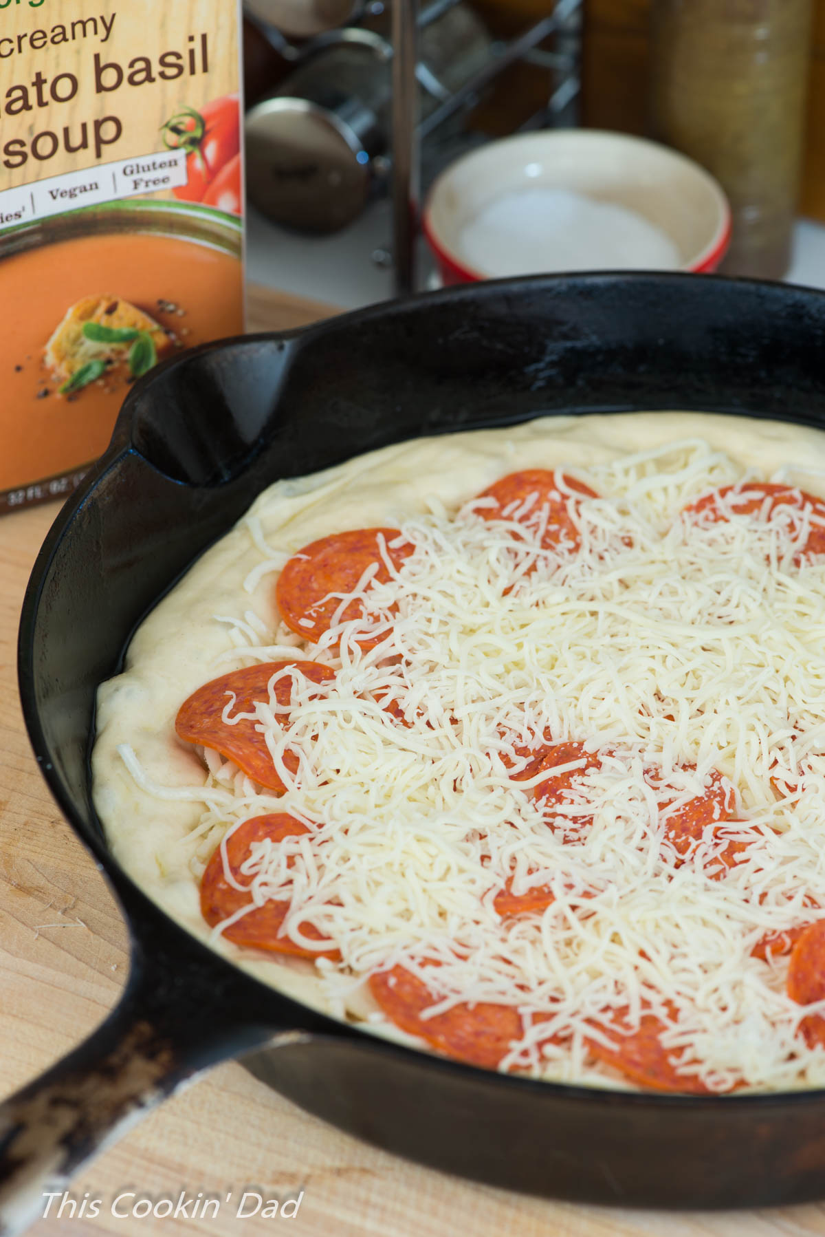 creamy-tomato-basil-pan-pizza-2